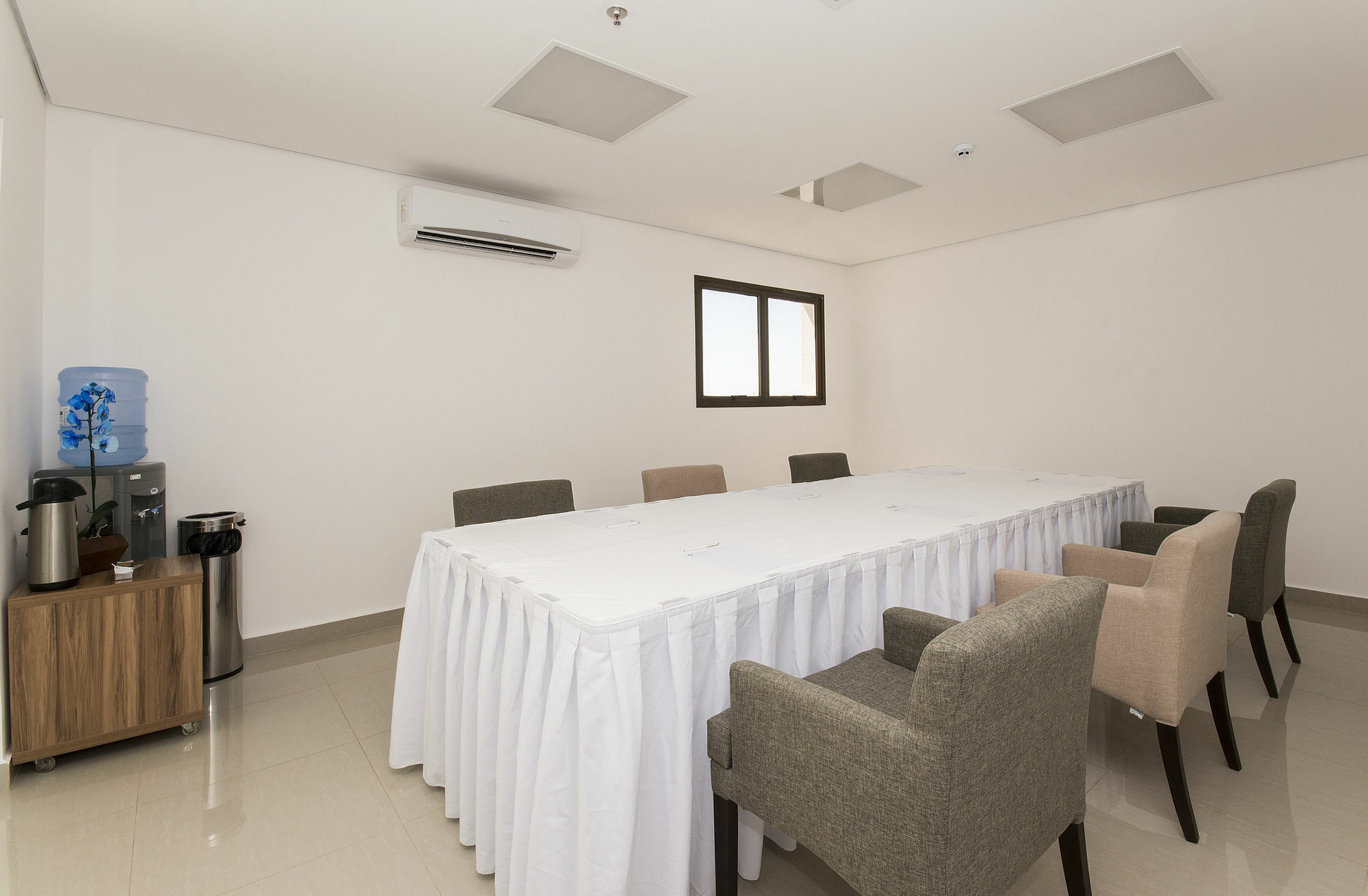 Comfort Hotel Cuiaba Экстерьер фото