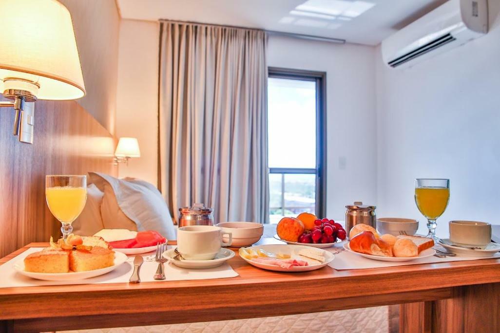 Comfort Hotel Cuiaba Экстерьер фото