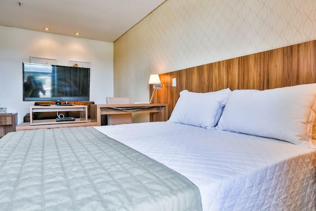 Comfort Hotel Cuiaba Экстерьер фото