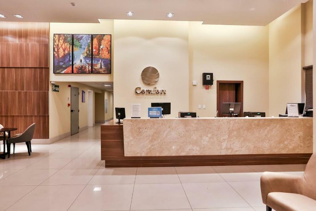 Comfort Hotel Cuiaba Экстерьер фото