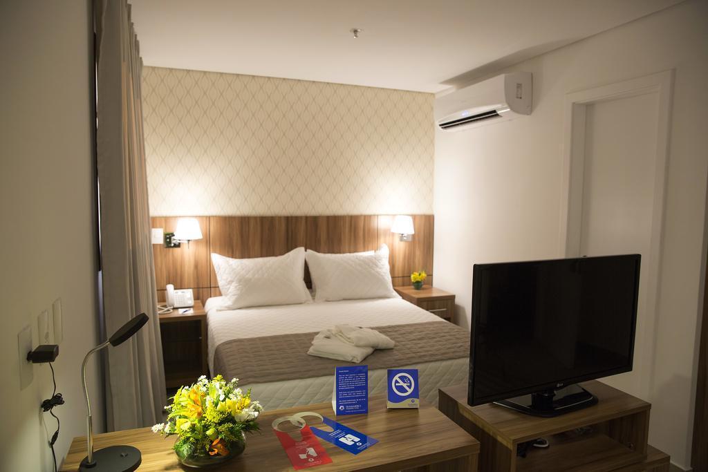 Comfort Hotel Cuiaba Экстерьер фото