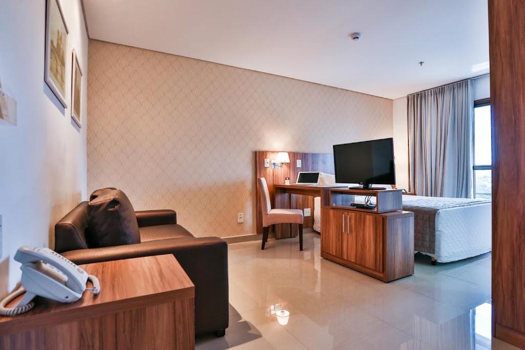 Comfort Hotel Cuiaba Экстерьер фото