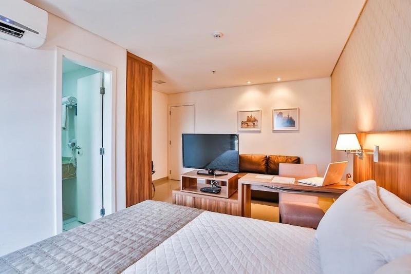 Comfort Hotel Cuiaba Экстерьер фото